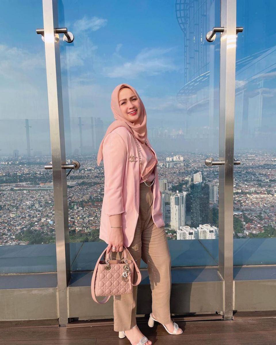 Irma Kartika Anggreani (instagram.com/anggie_bedu)