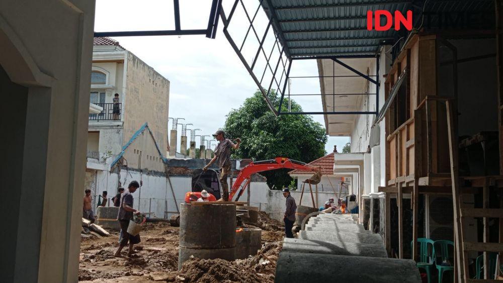 Situasi Pengerjaan Renovasi Rumah Dinas Ketua DPRD Sumbar. IDN Times/Andri NH