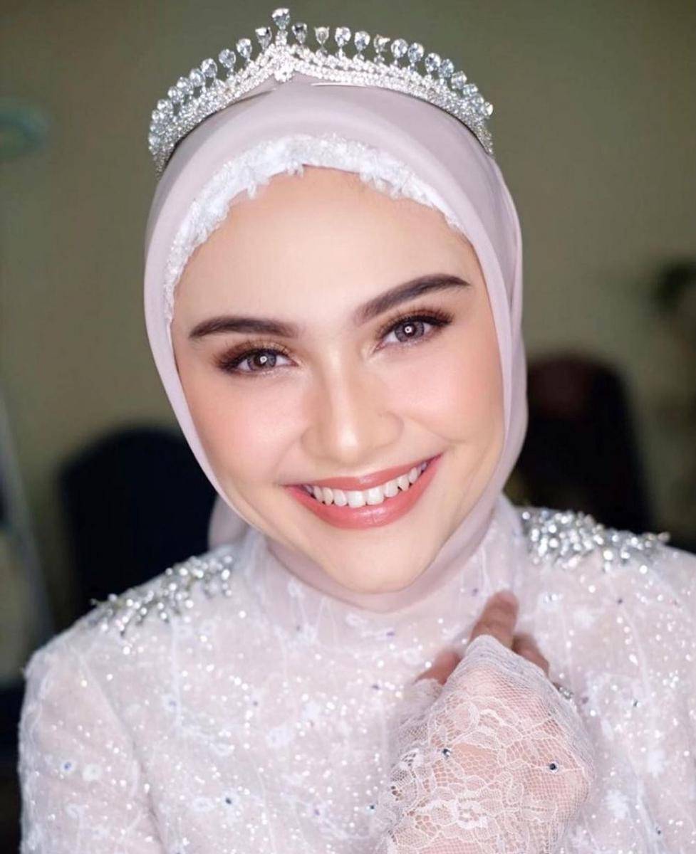 potret Zee Zee Shahab (instagram.com/zeezeeshahab)
