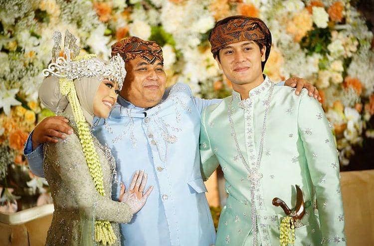10 Potret Rizky Billar dan Ayah Angkat, Gak Banyak yang Tahu