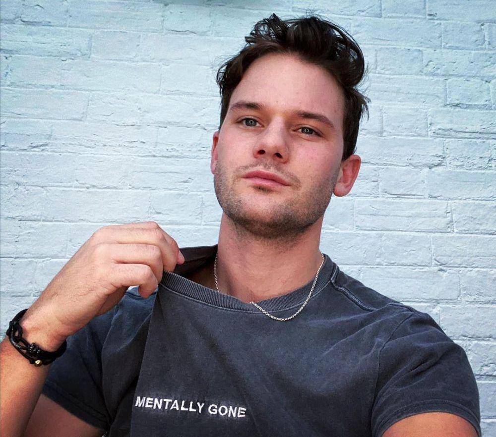 Jeremy Irvine (instagram,com/jeremy.irvine)