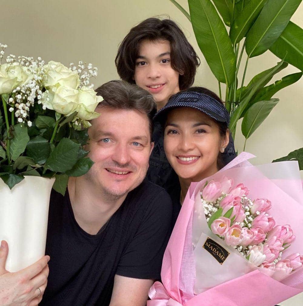 potret keluarga kecil Maudy Koesnaedi (instagram.com/maudykoesnaedi)
