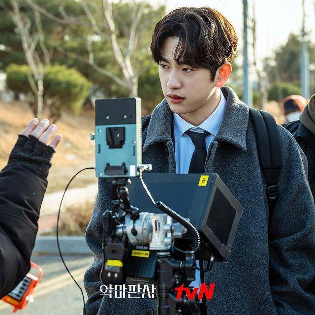 Jinyoung GOT7 (instagram.com/tvndrama.official)