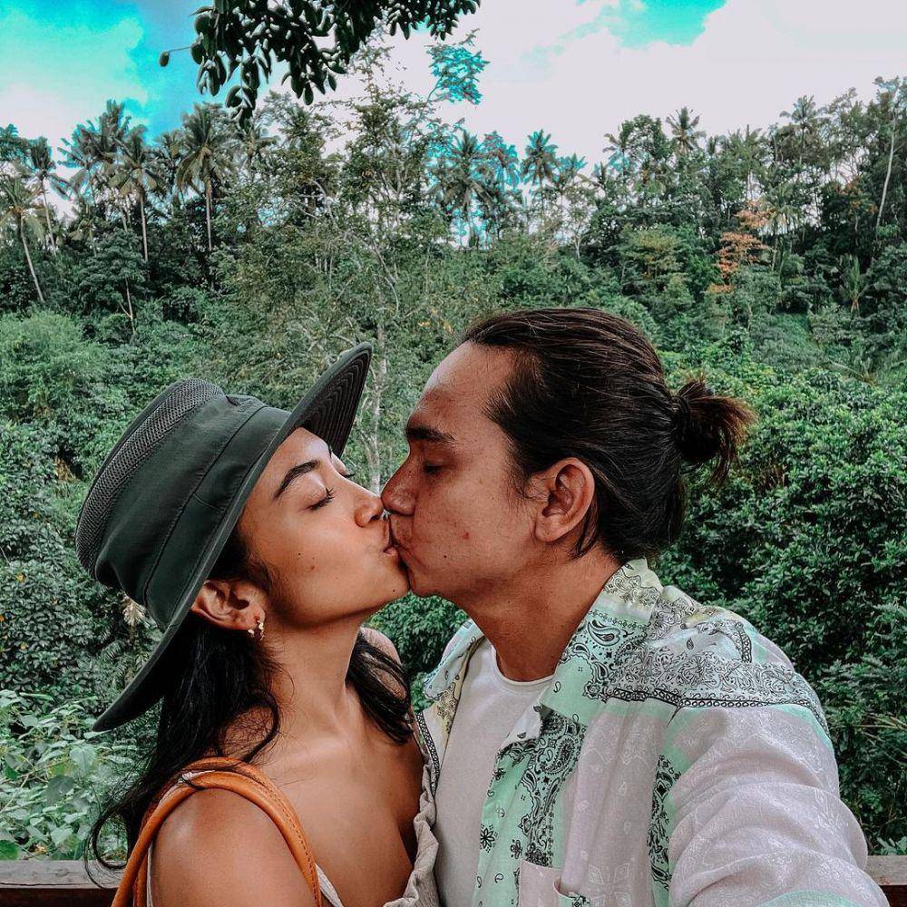 Adipati Dolken dan Canti Tachril (instagram.com/cantitachril)