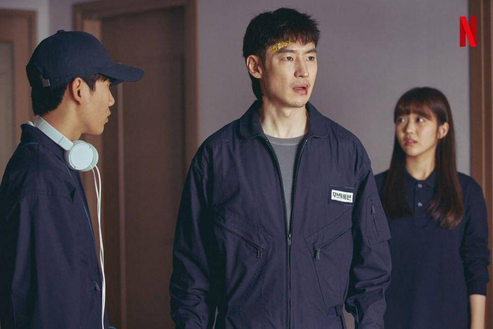 Lee Je Hoon, Tang Joon Sang, dan Hong Seung Hee di Move to Heaven (instagram.com/netflixkr)