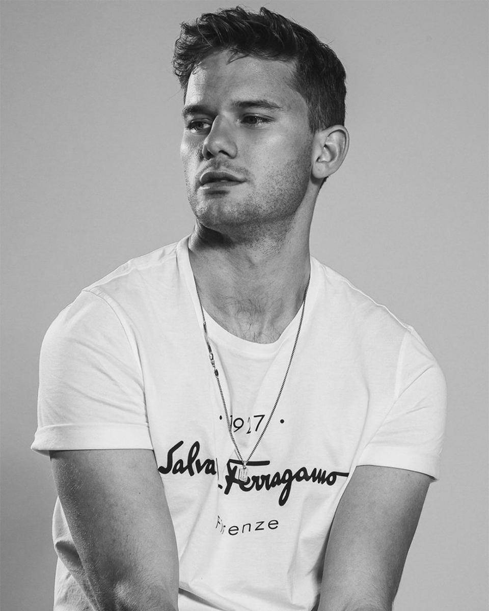 Jeremy Irvine (instagram,com/jeremy.irvine)