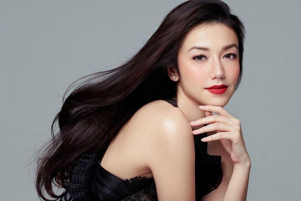 10 Potret Memesona Velove Vexia jadi Model Cover Majalah