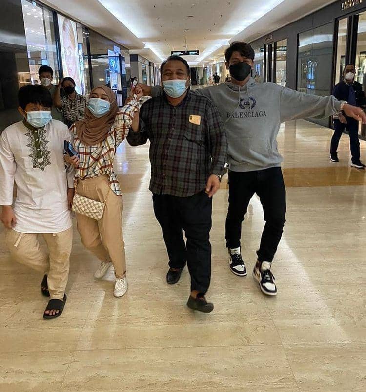 Rizky Bilar dan ayah angkat (instagram.com/izharwilendra)