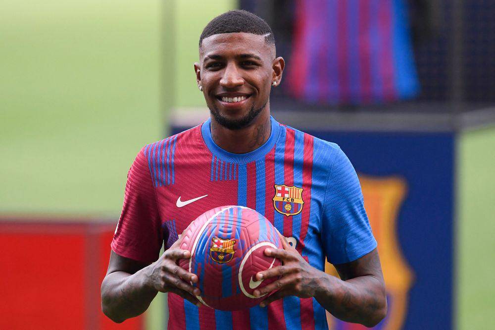 potret Emerson Royal berseragam Barcelona (twitter.com/goal)