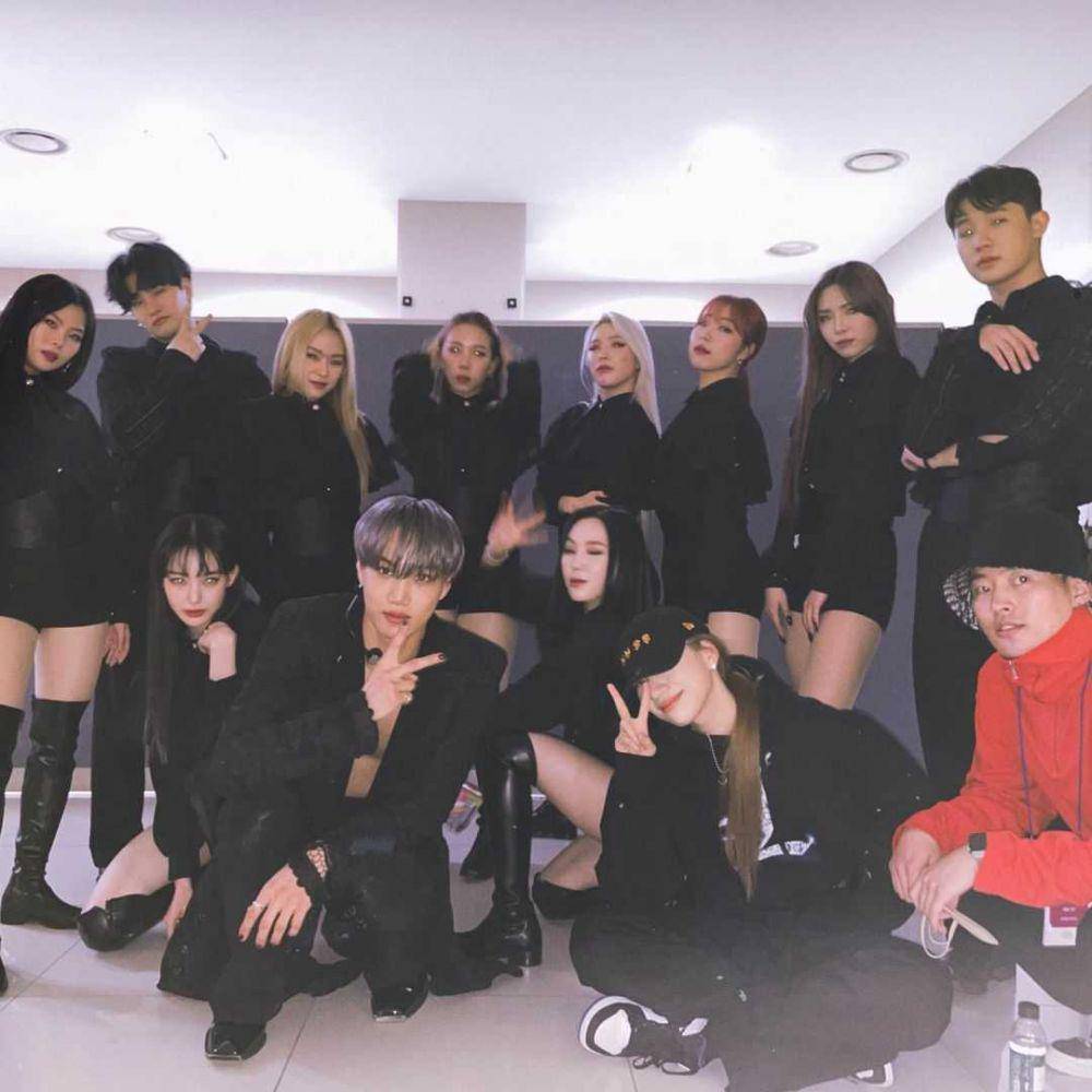 Kai dan backup dancer (instagram.com/noze_wayb)