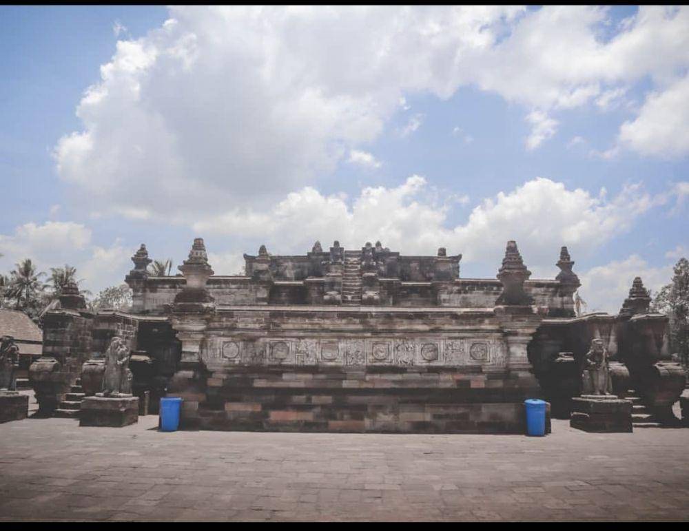 candi utama yang terletak di bagian belakang Candi Penataran (instagram.com/zakki.firdaus)