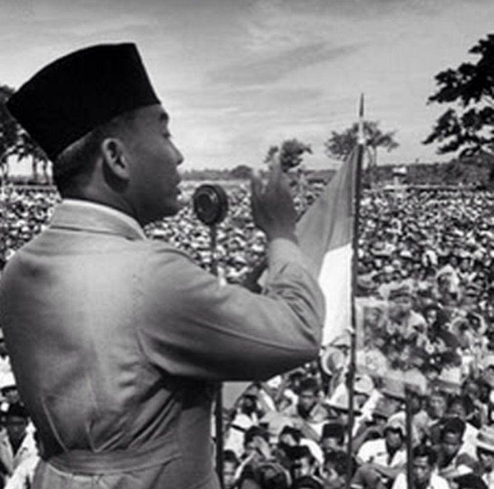 Bung Karno menyuarakan Indonesia. (instagram.com/jas.merah)