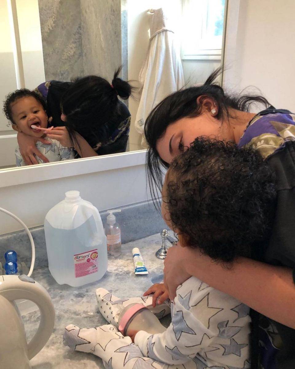 Kylie Jenner dan Stormi (Instagram.com/kyliejenner)