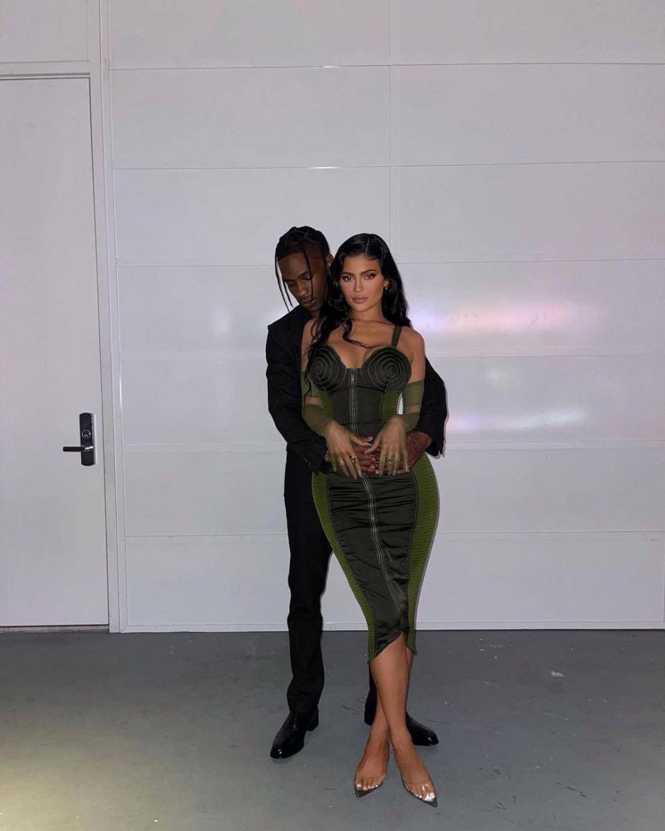 Kylie Jenner dan Stormi (Instagram.com/kyliejenner)