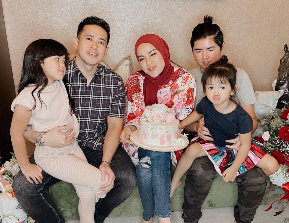 Olla Ramlan Hapus Nama Suami dari Instagram, 10 Momen Kemesraan Mereka