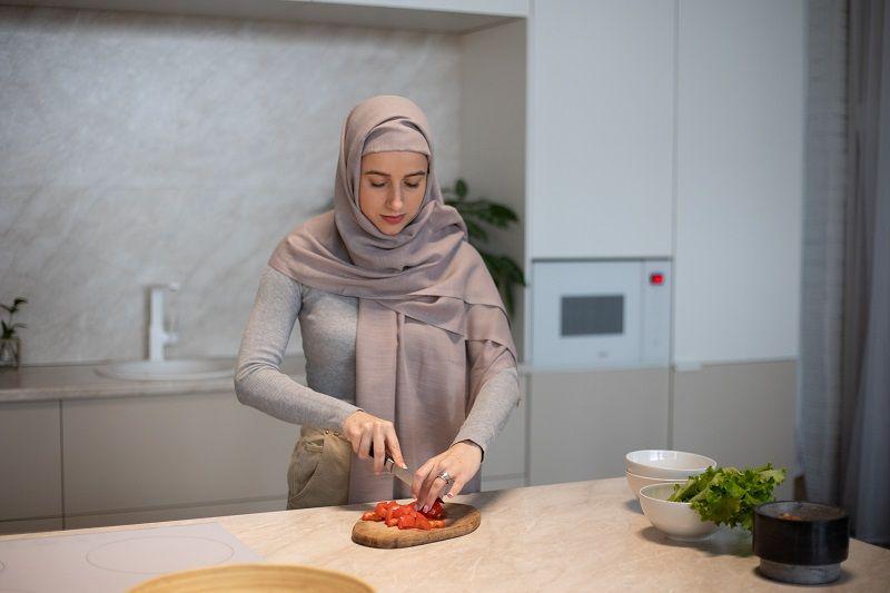 6 Kelebihan Mengolah Makanan dan Minuman Sendiri di Rumah