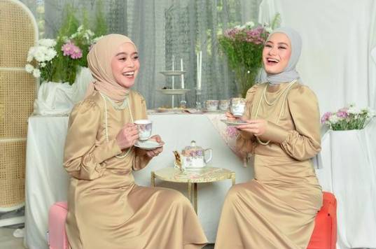 Persahabatan Dinda Hauw dan Leslar (instagram.com/dindahw)