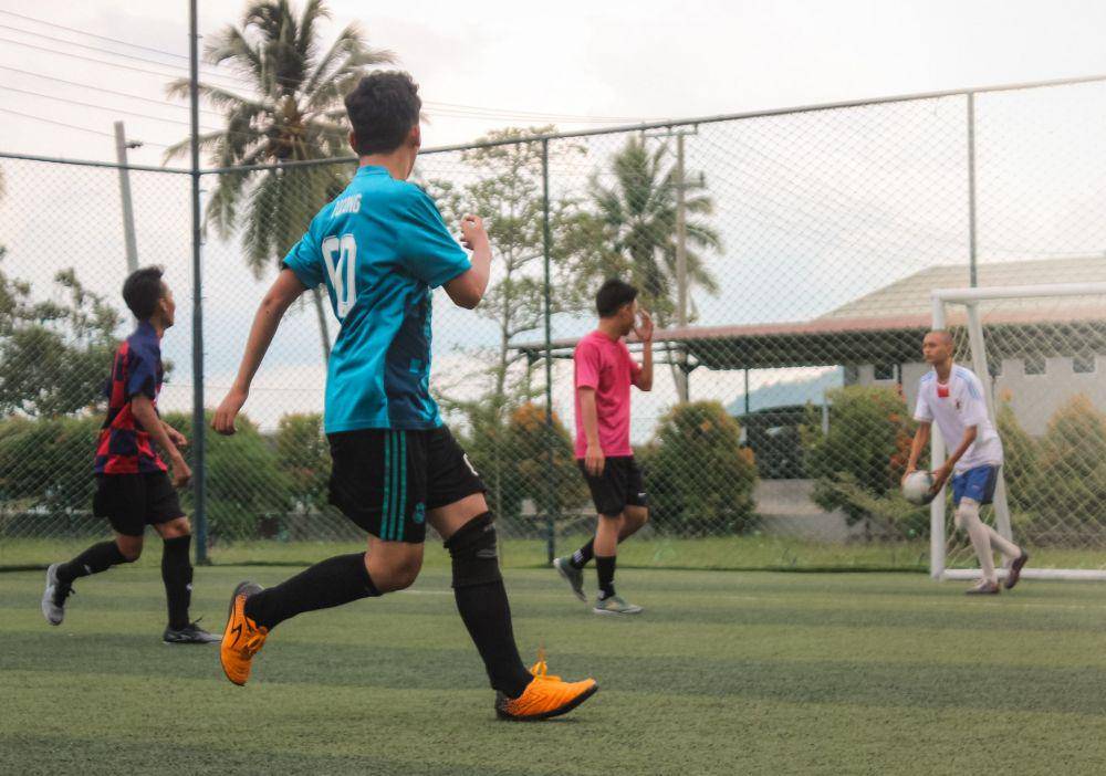 5 Rekomendasi Sepatu Futsal Lokal Harga Murah, Bikin Pede Saat Main!