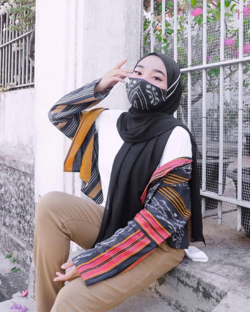 Atasan Tenun Modern untuk Kondangan (instagram.com/donanirmala)