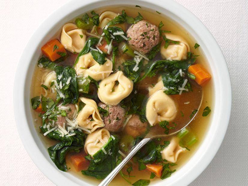 ilustrasi meatball tortellini soup (foodnetwork.com/food network kitchen)