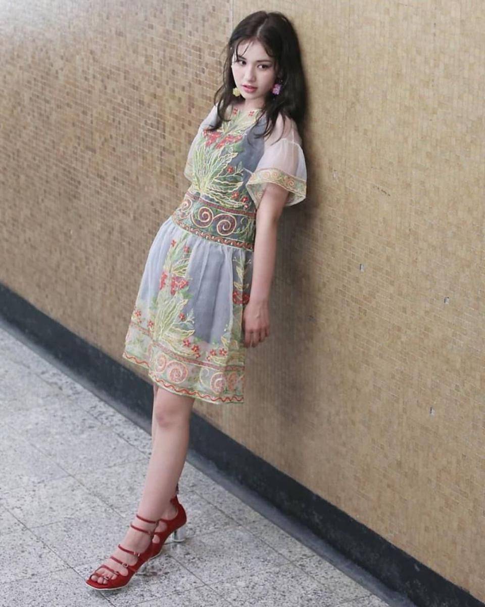 Outfit dress ala Jeon Somi (instagram.com/somi_somi0309)