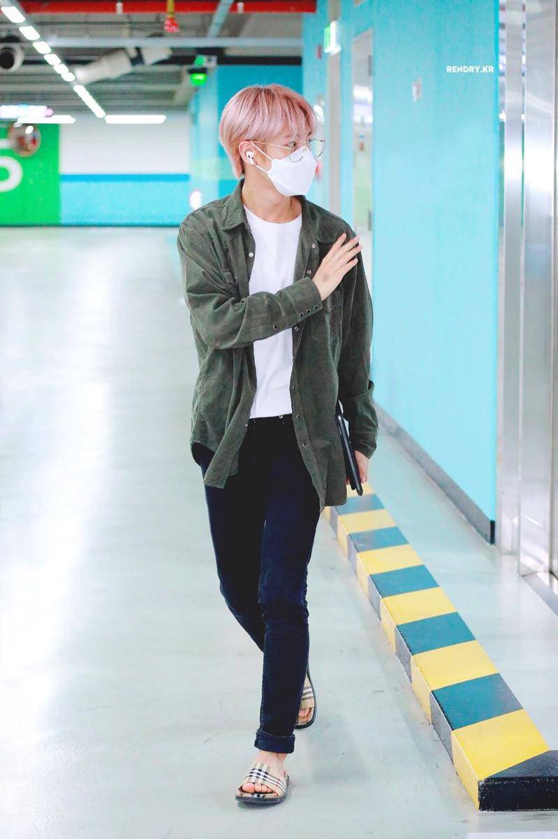Outer ala Renjun NCT (twitter.com/RENDRY323)