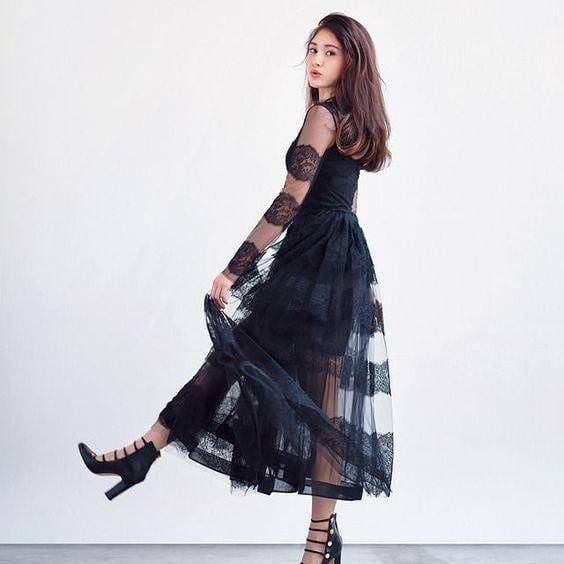 Outfit dress ala Jeon Somi (instagram.com/somi_somi0309)
