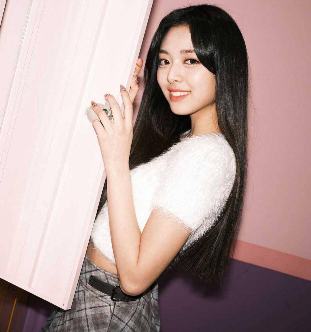 Yuna ITZY (instagram.com/itzy.all.in.us)