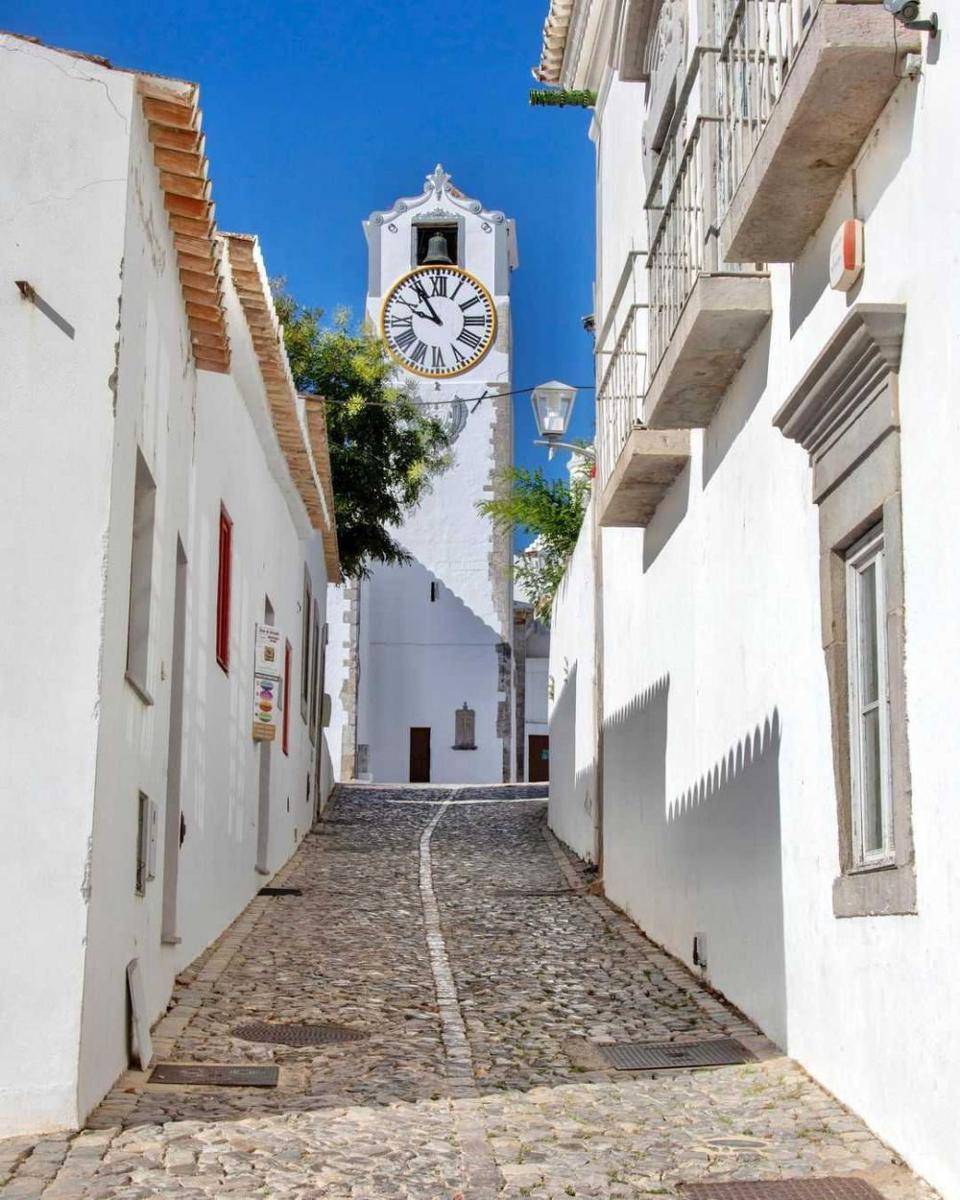 potret Kota Tavira (instagram.com/franciscosadabandeira)