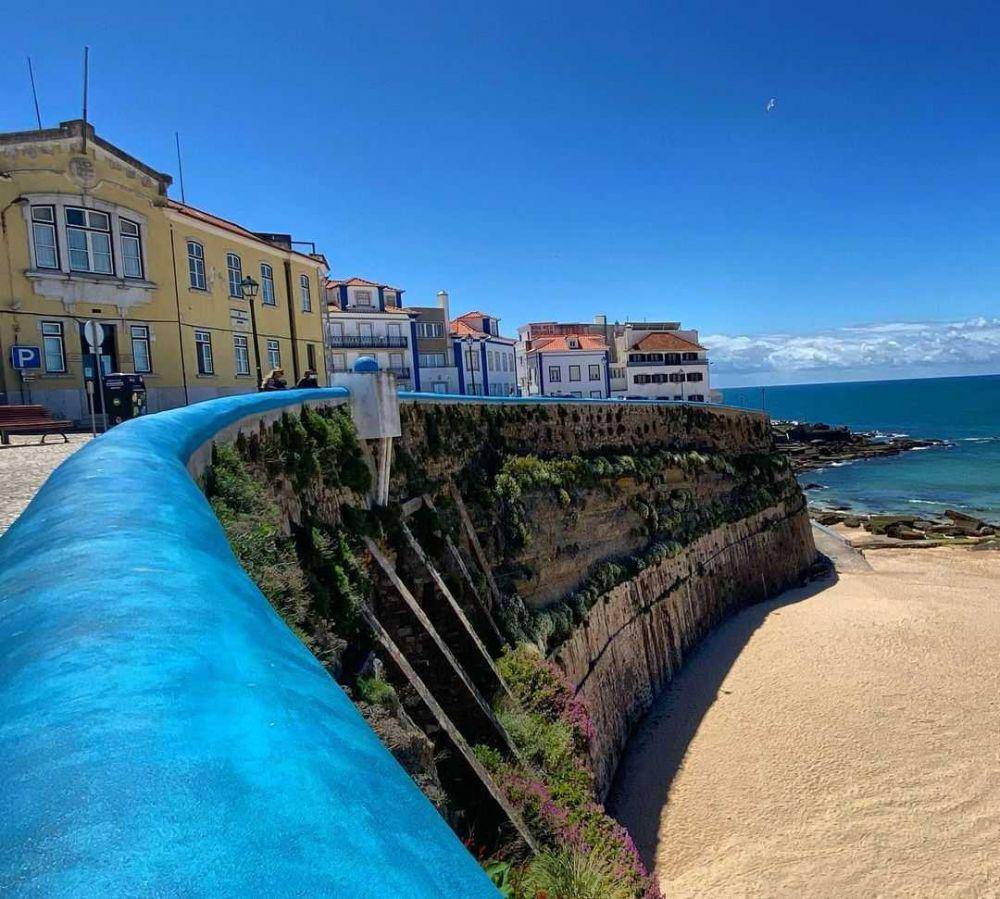 potret Kota Ericeira (instagram.com/giselebanin)
