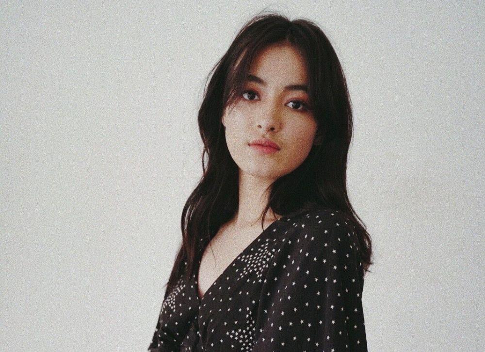 9 Nama Artis Indonesia dari Jenis Bunga, Pesonanya Mekar!