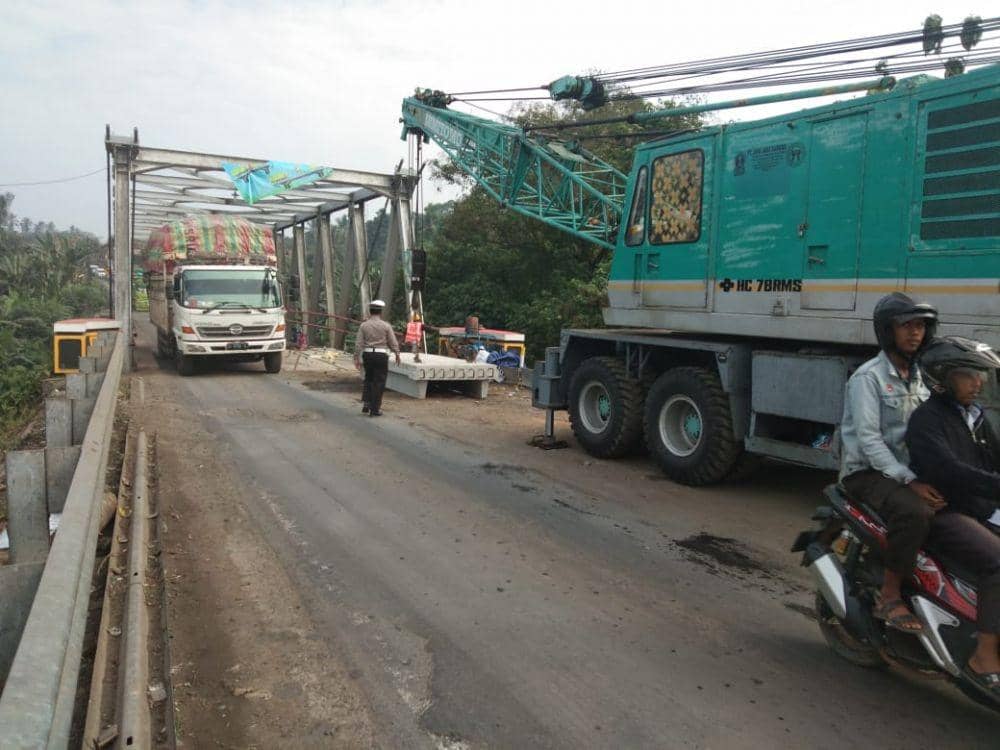 Lalu Lintas di Jembatan Way Rarem Terapkan Buka Tutup Jalan