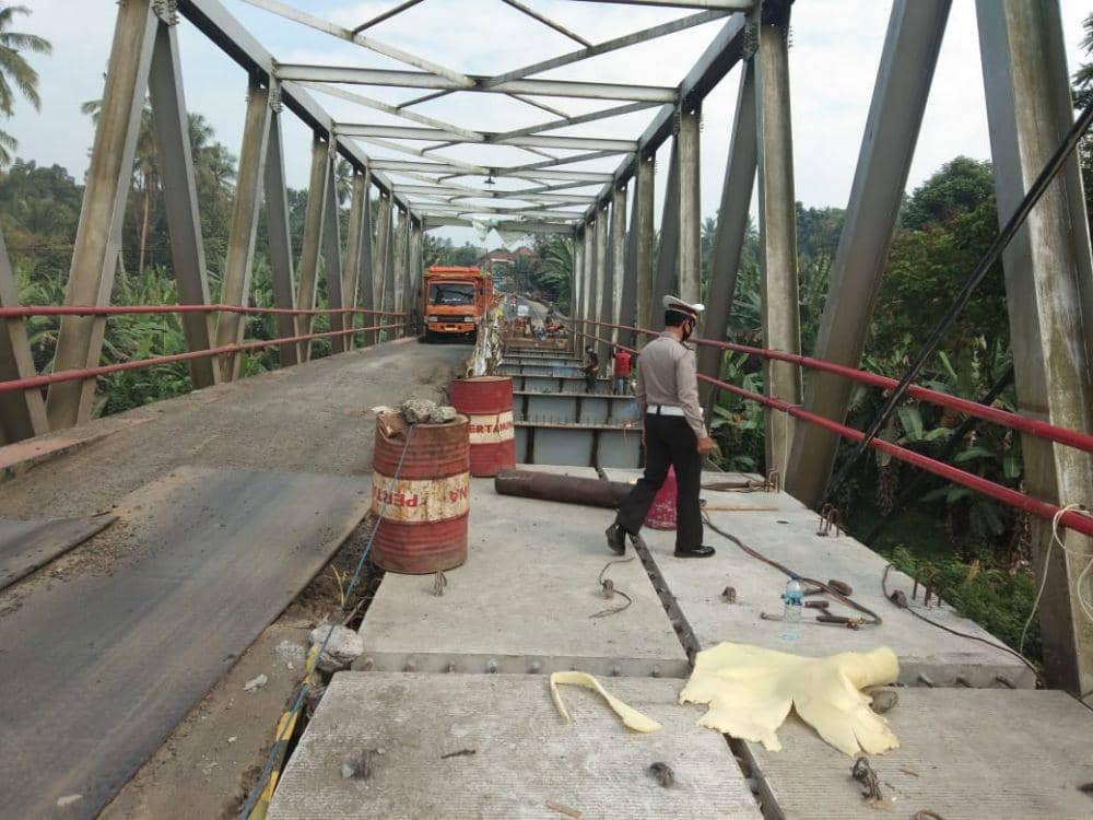 Kondisi perbaikan Jembatan Way Rarem, Lampung Utara (IDN Times/Istimewa)