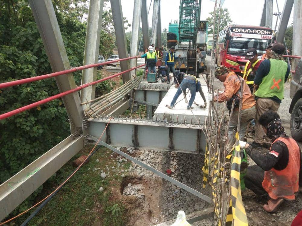 Kondisi perbaikan Jembatan Way Rarem, Lampung Utara (IDN Times/Istimewa)