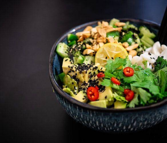 Salad sayur (unsplash.com/Yoav Aziz)