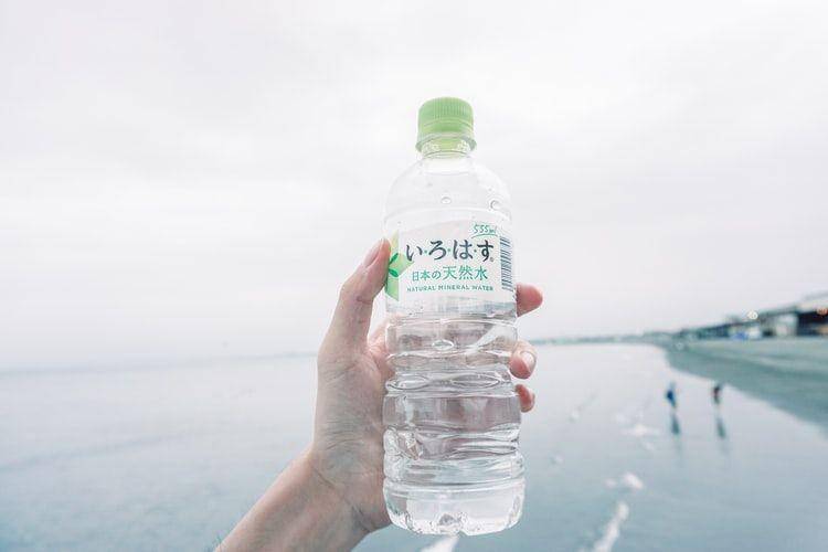 Air mineral (unsplash.com/HONG FENG)
