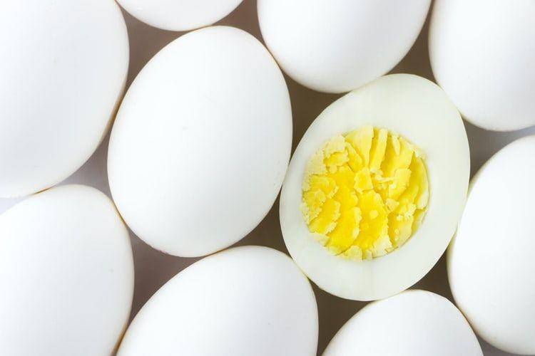Telur rebus (unsplash.com/Mustafa Bashari)