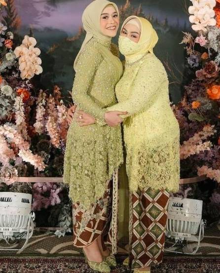 Kebersamaan Lesti Kejora dan mama (instagram.com/mamah_redi)
