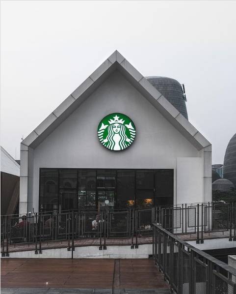 Starbucks Bez Plaza (instagram.com/edwinyg)