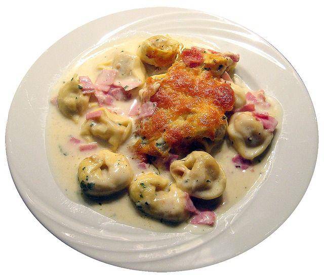 ilustrasi tortellini cream soup (pixabay.com/Lebensmittelfotos)
