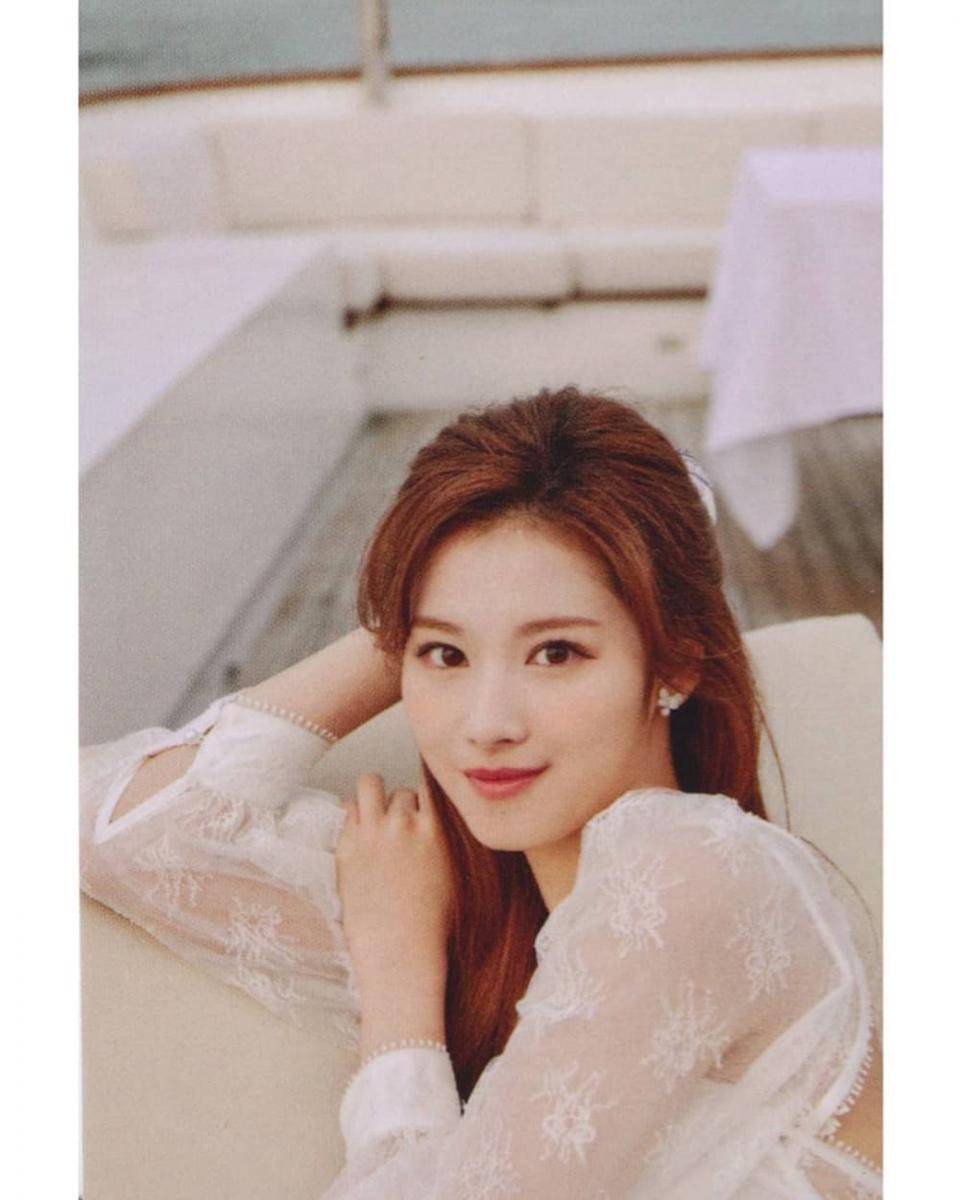potret Sana (instagram.com/sana.twice.kr)