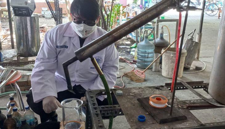 Keren, Limbah Sarung Tangan Lateks Bisa Diubah Jadi Bahan Bakar Diesel