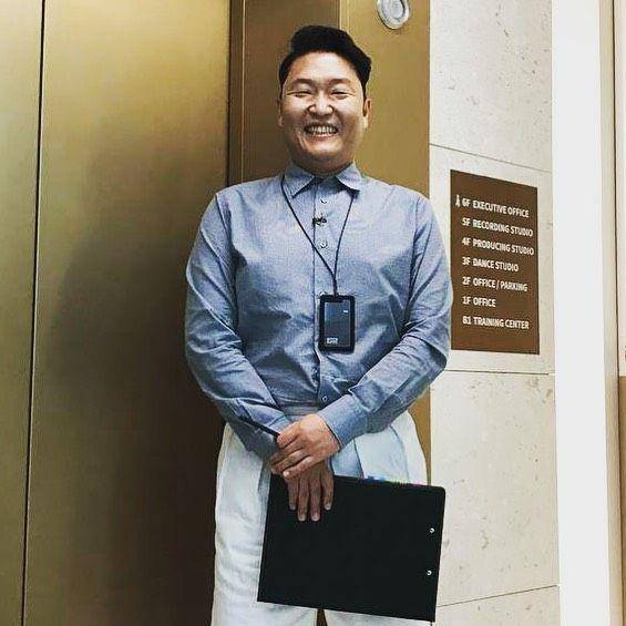 PSY (instagram.com/42psy42)