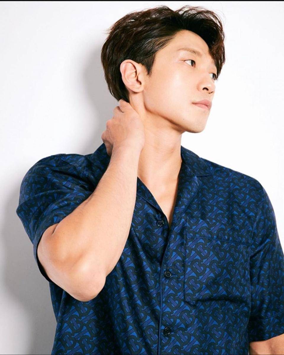 RAIN (instagram.com/rain_oppa)