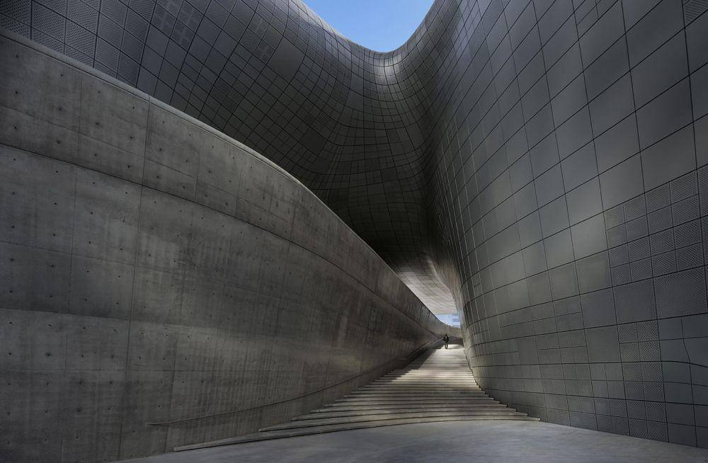 Dongdaemun Design Plaza by Zaha Hadid (zaha-hadid.com)