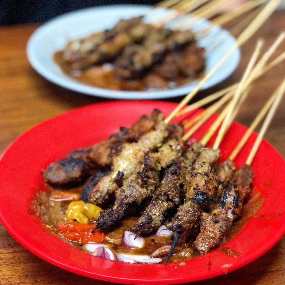 Sate Kelopo Ondomohen Bu Asih (instagram.com/duniakulinersurabaya)