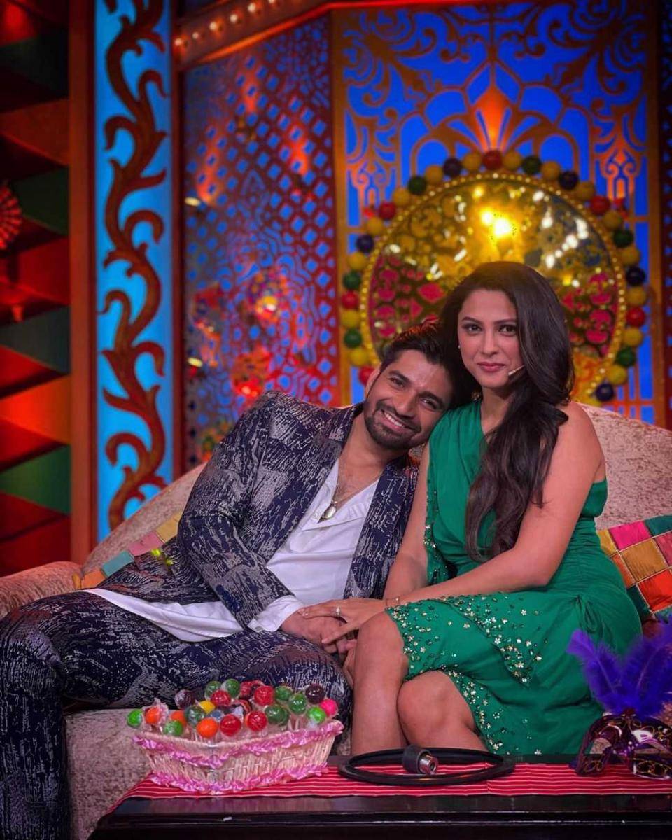Vishal dan Rucha (instagram.com/vishal.sigh78)