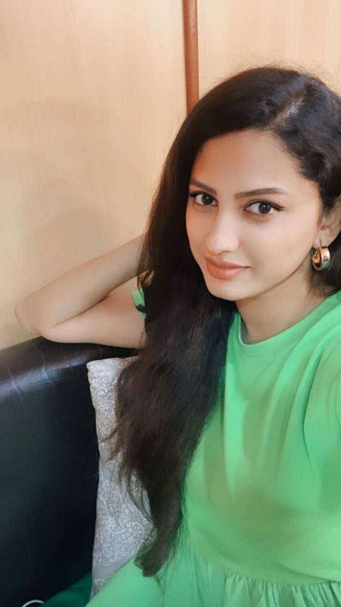 Vishal dan Rucha (instagram.com/ruchahasabnis)