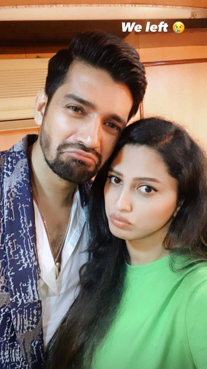 Vishal dan Rucha (instagram.com/ruchahasabnis)