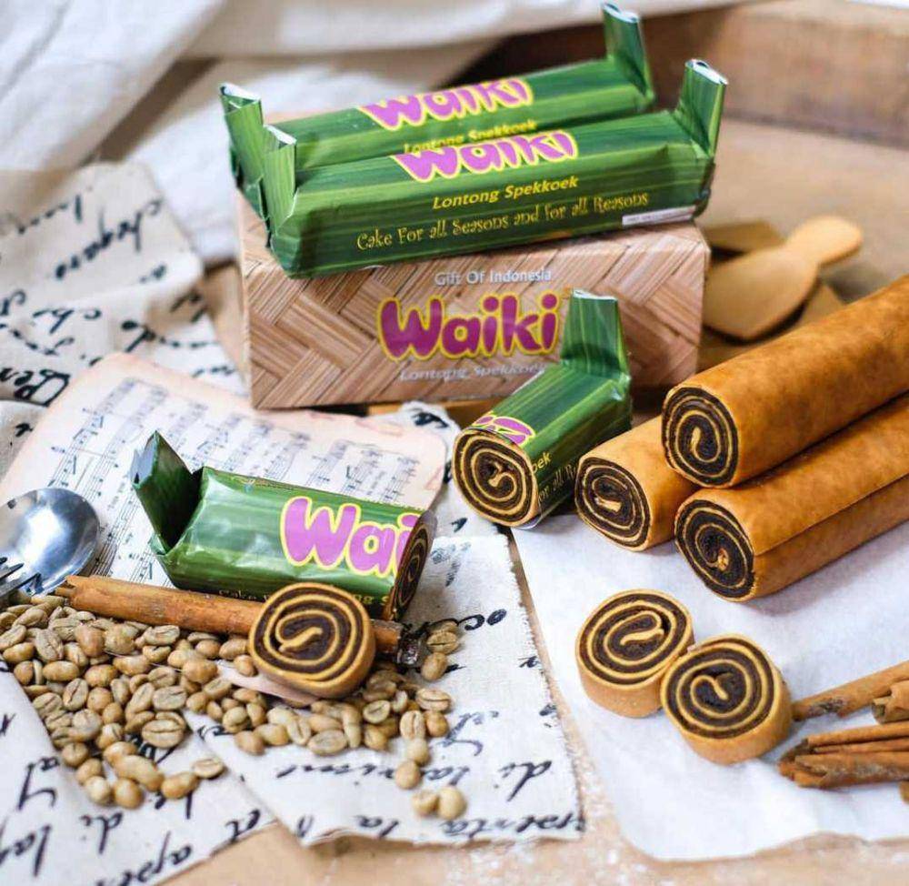 Lontong spekkoek waiki (instagram.com/waikilapislegit)